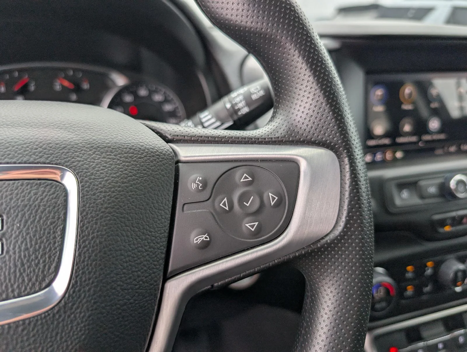 Used 2024 Summit White GMC SLE image 14