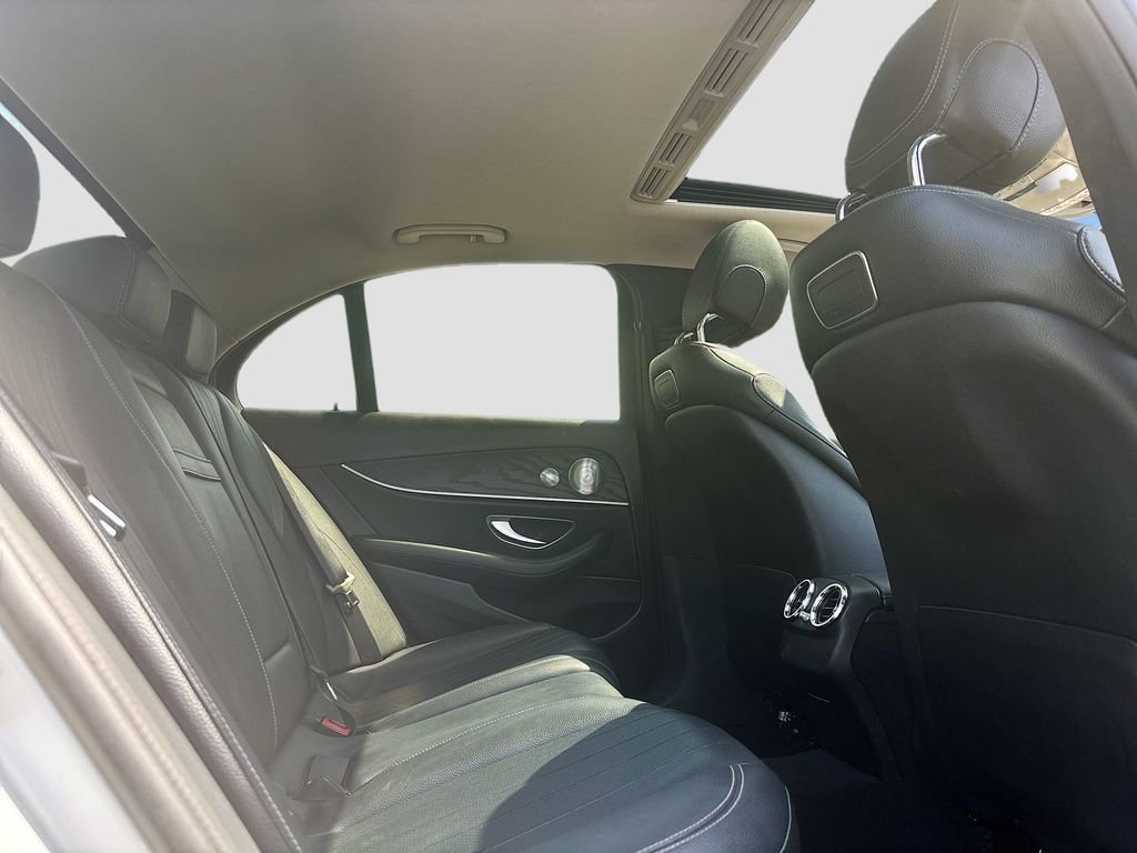 Used 2018  Mercedes-Benz E 300 image 19