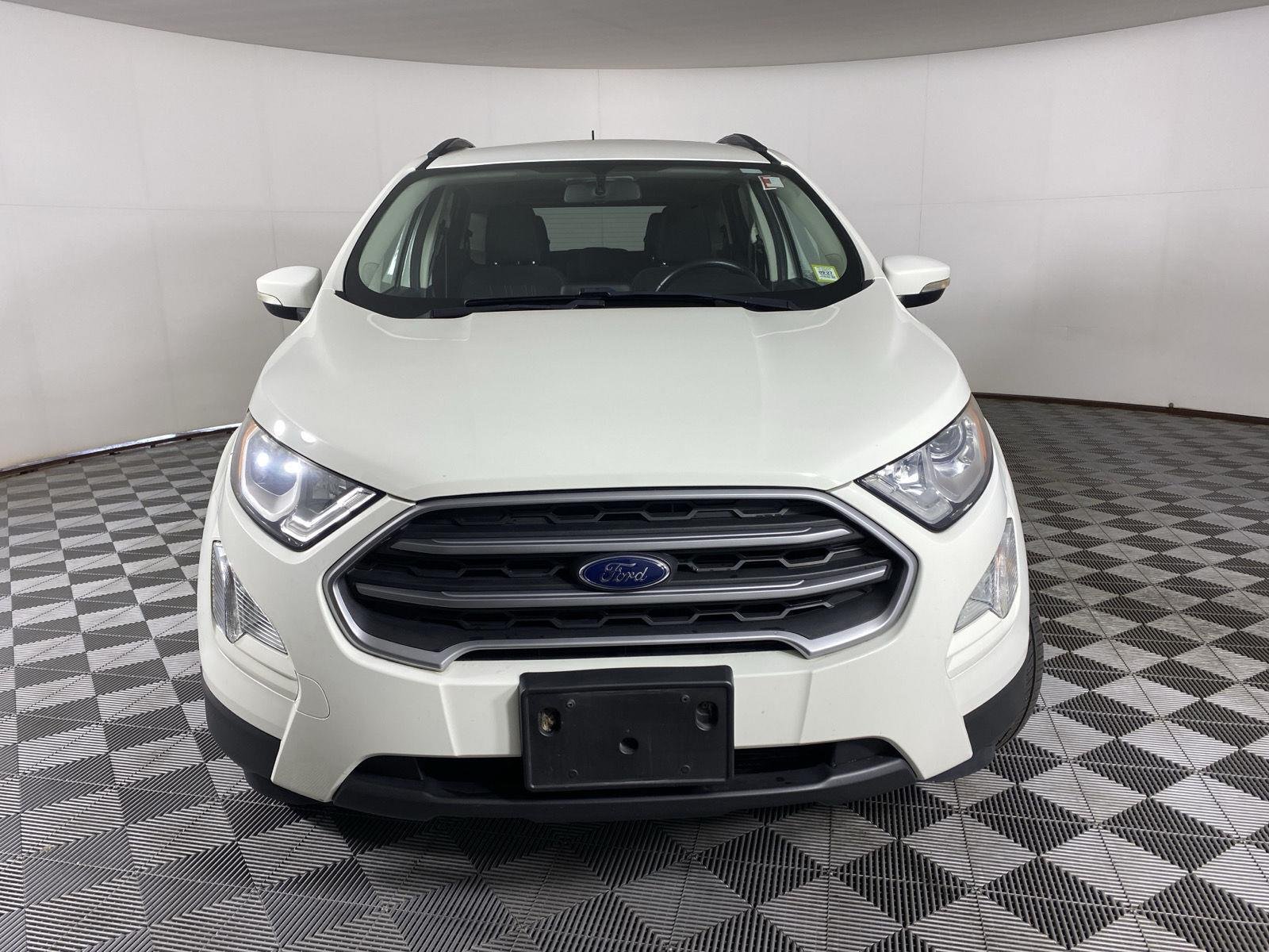 Used 2019 Diamond White Ford SE image 6
