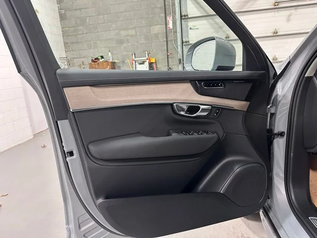 2026 Volvo XC90 Plus - Photo 12