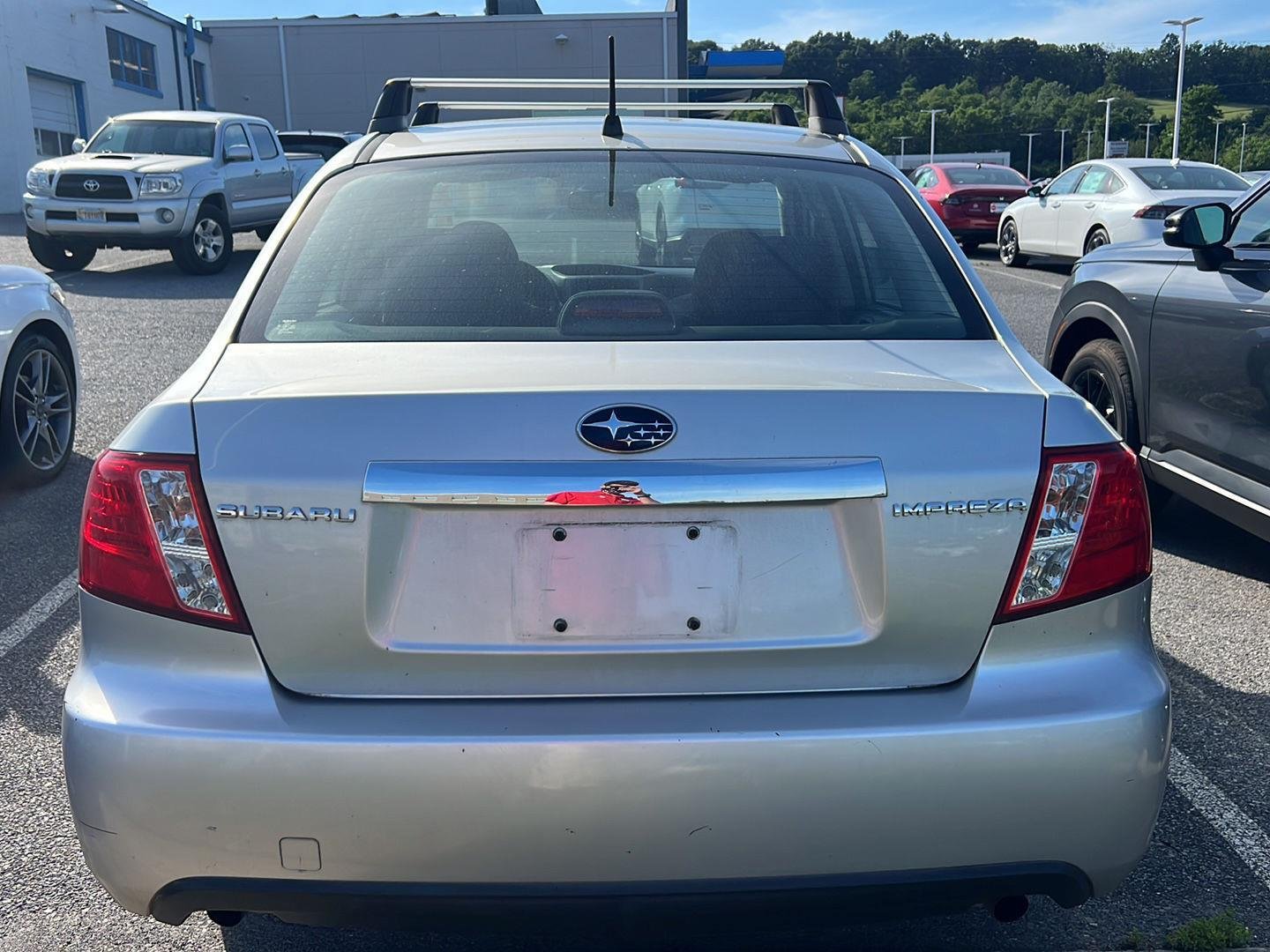 Used 2011 Spark Silver Metallic Subaru 2.5i image 3