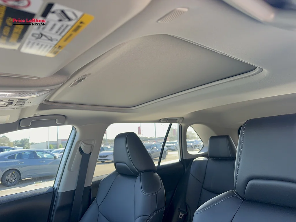 Used 2024  Toyota XLE Premium image 21
