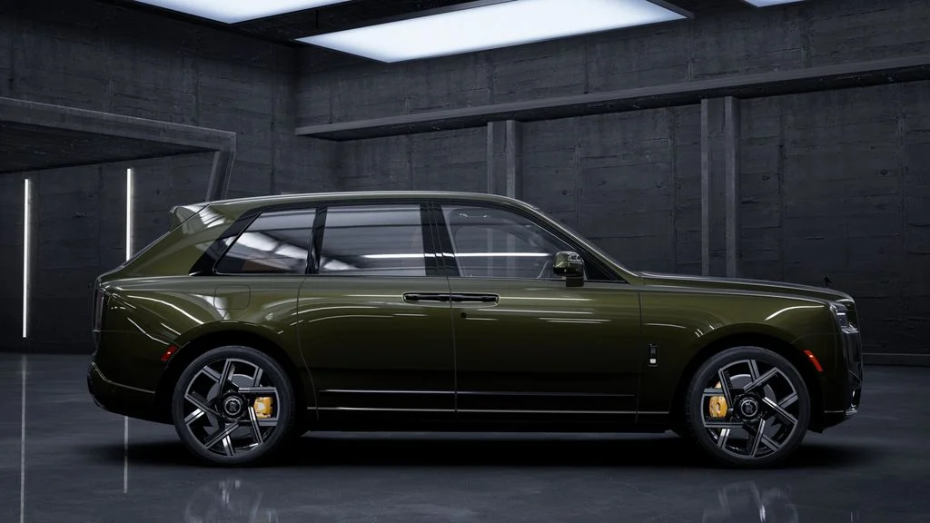 New 2027 Green Rolls-Royce Black Badge image 2