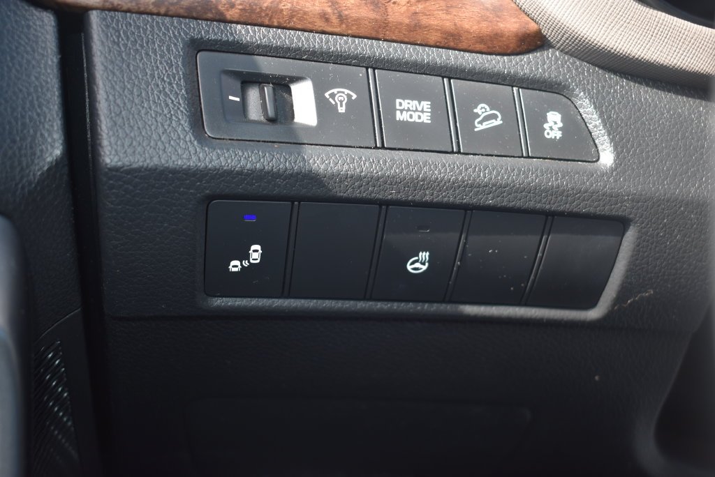 Used 2018 White Hyundai 2.4 Base image 33