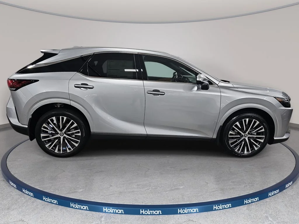 New 2026 Iridium Lexus PREMIUM PLUS image 4