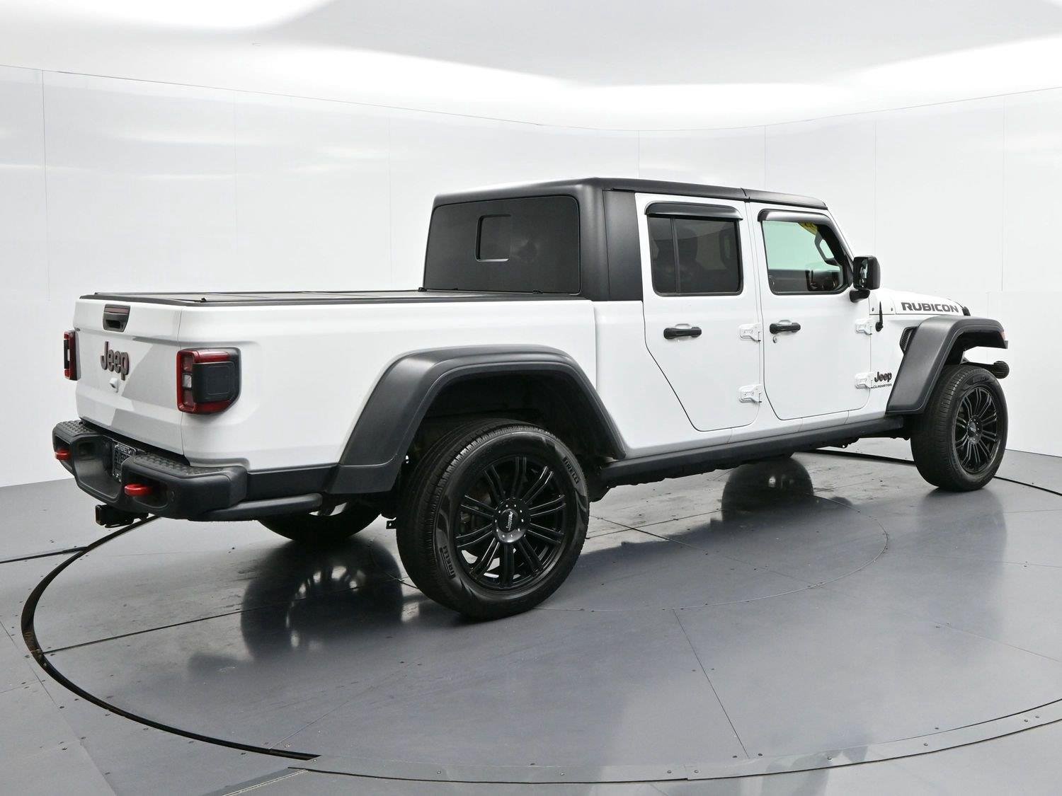 Used 2021 Bright White Clearcoat Jeep Rubicon image 7