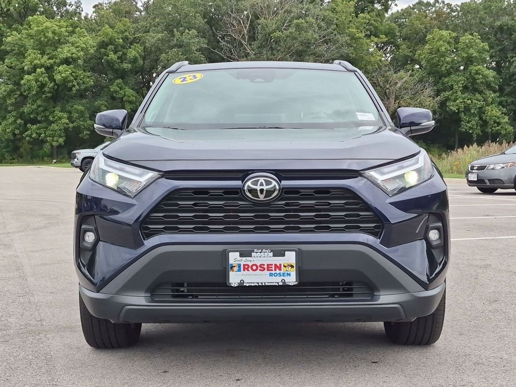 Used 2023  Toyota XLE Premium image 2