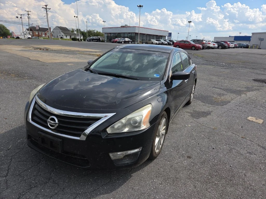 Used 2013 Black Nissan 2.5 SV image 3