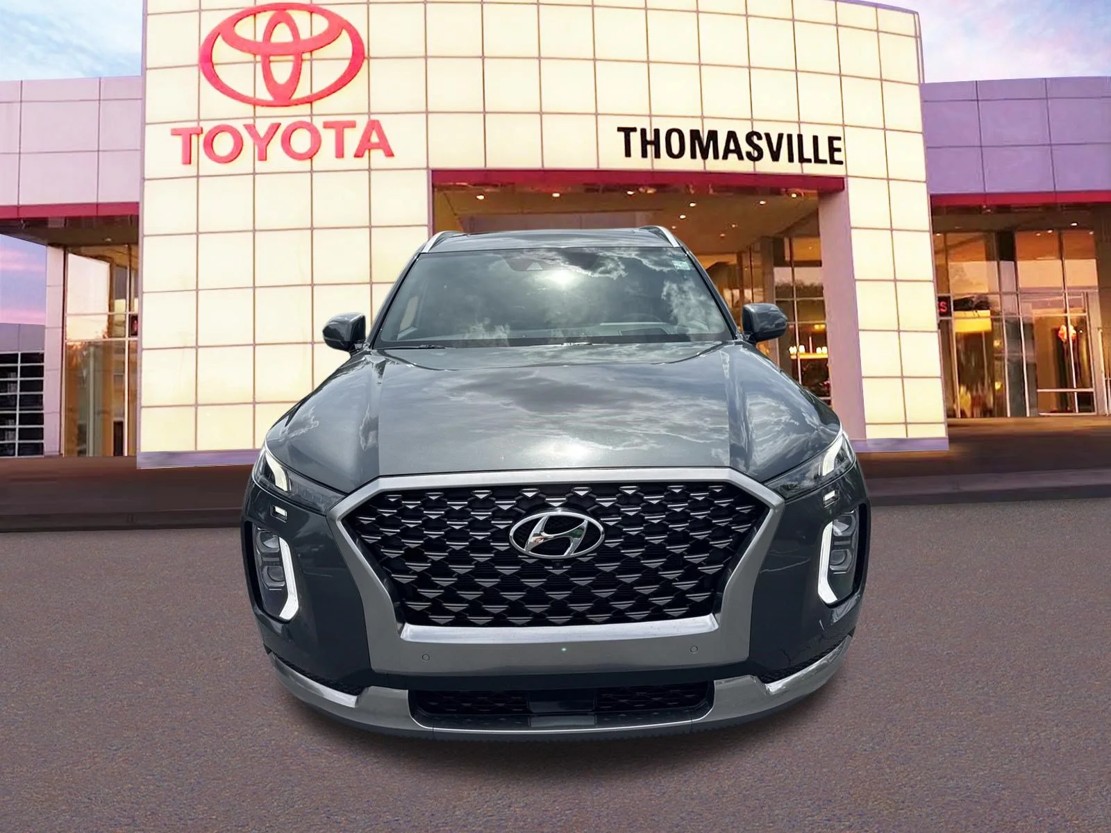 Used 2022 Rainforest Hyundai Calligraphy image 2