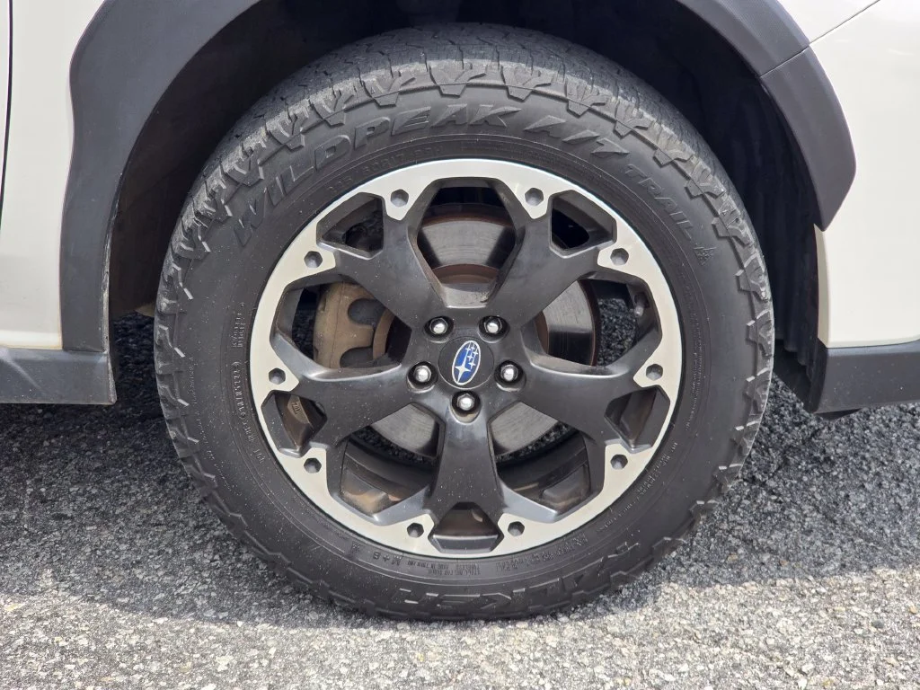 Used 2021 White Subaru Base image 20