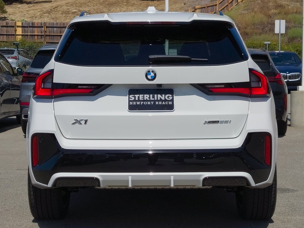 New 2027 Alpine White BMW xDrive28i image 17