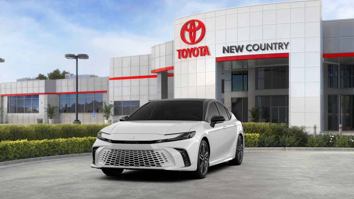 New 2026 Wind Chill Pearl with Midnight Black Metallic roof Toyota XSE image 18