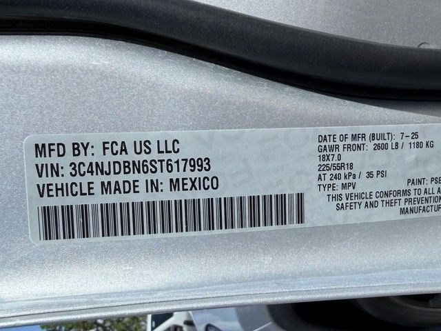 Used 2025 Silver Zynith Jeep Latitude image 15