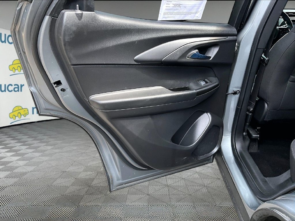 Used 2023 STERLING GRAY METALLIC Chevrolet LT image 21