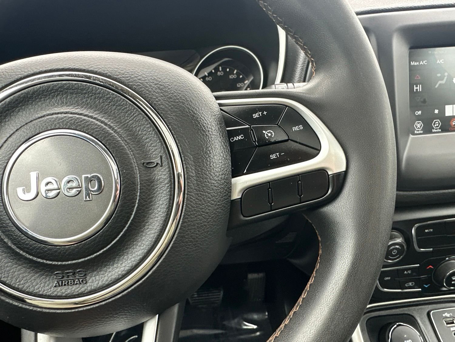 Used 2021 Blue Jeep Latitude image 43