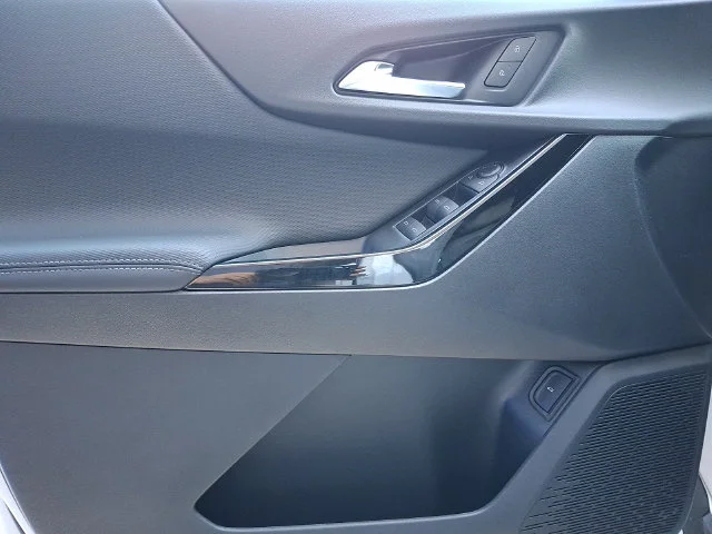 New 2027 White Chevrolet LT image 11