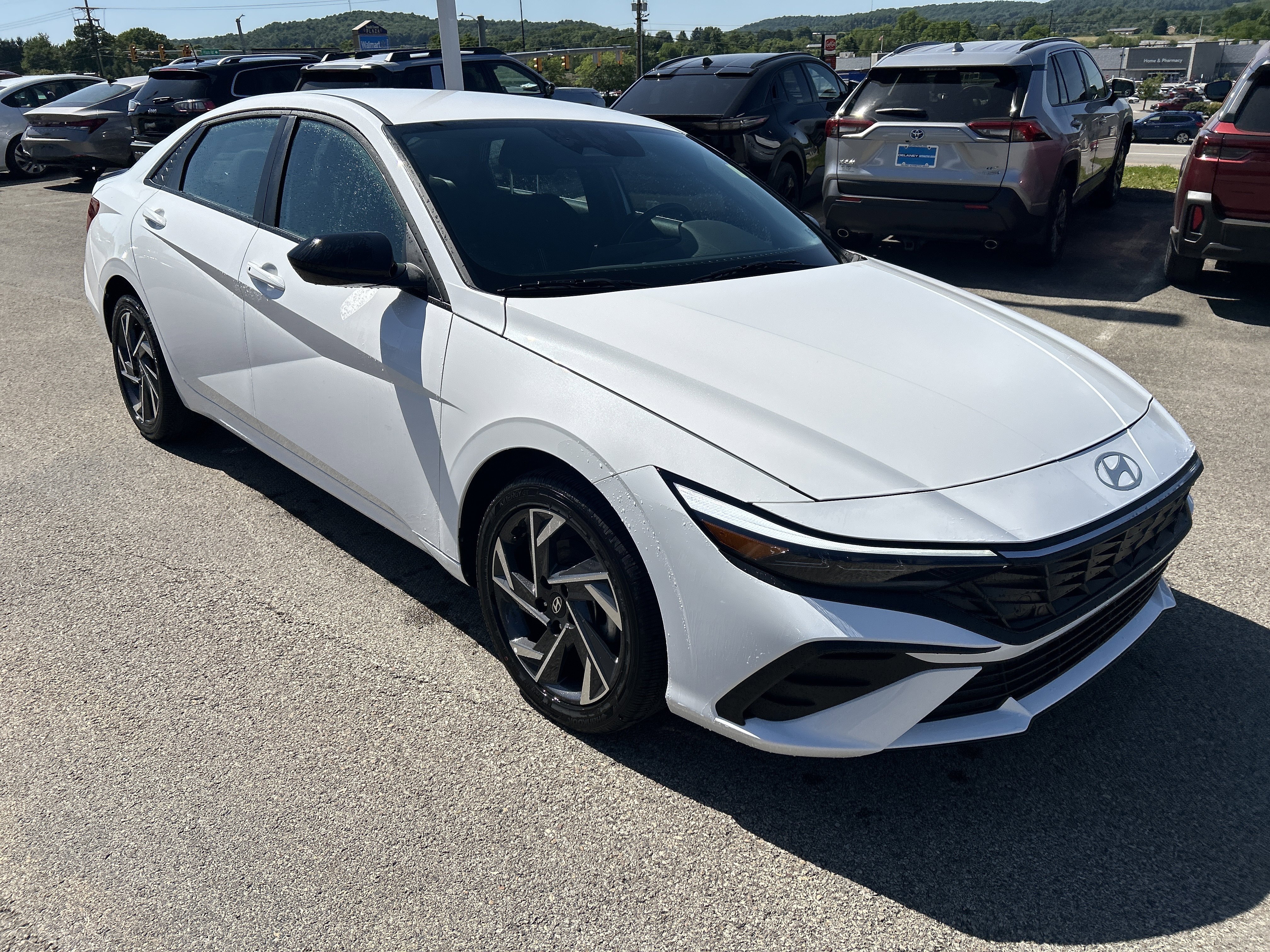 2025 Hyundai Elantra 1.6 HEV Blue's photo