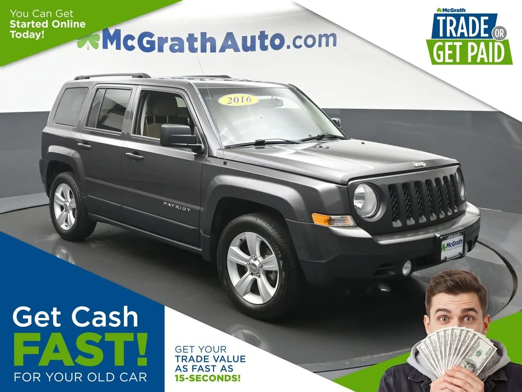 Used 2016 Gray Jeep Latitude image 1