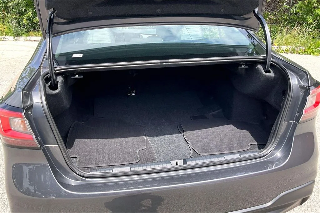 Used 2025 Gray Subaru Premium image 27