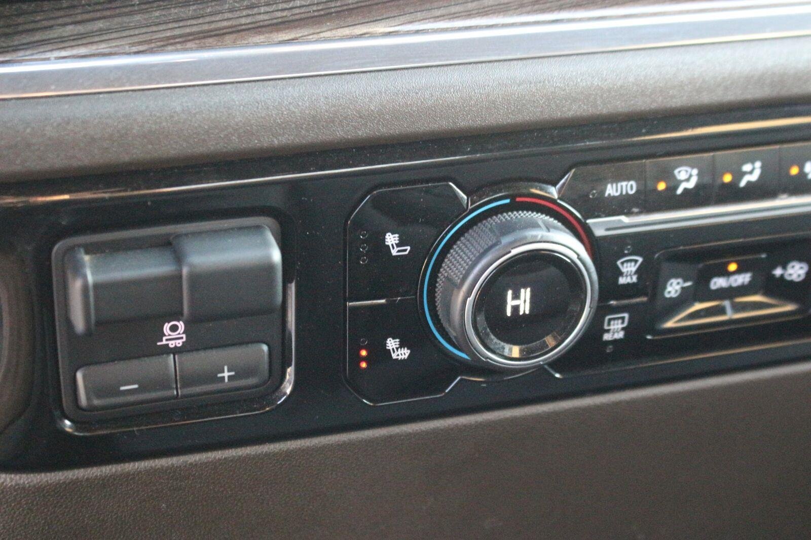 Used 2025 Cypress Gray Chevrolet LT image 27