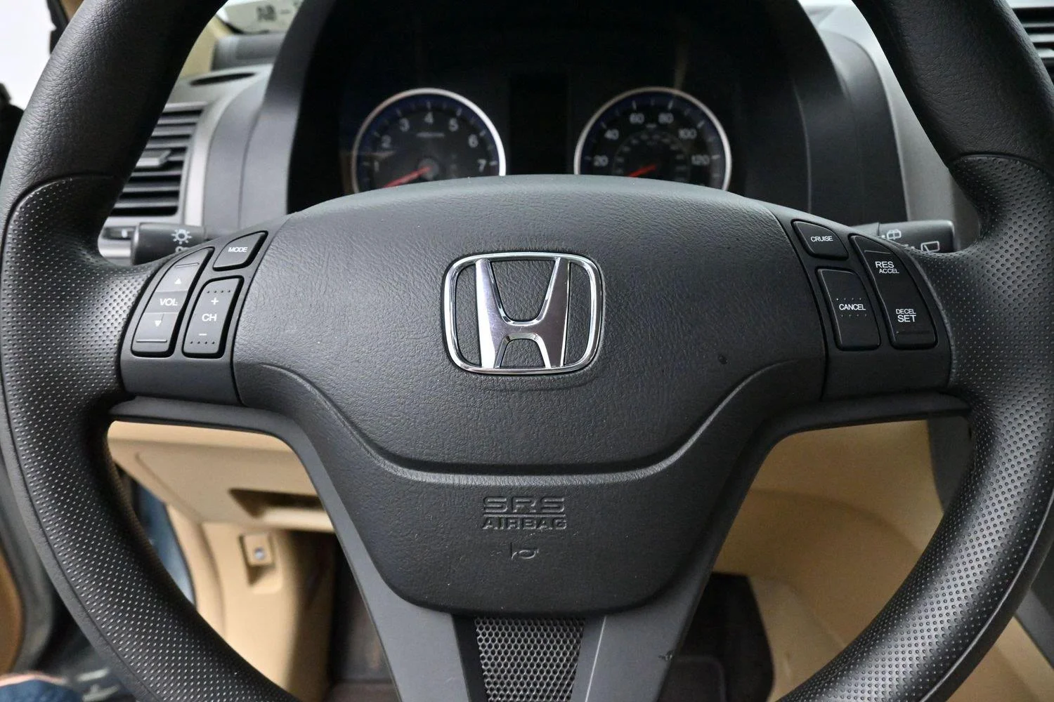 Used 2011 Opal Sage Metallic Honda SE image 15
