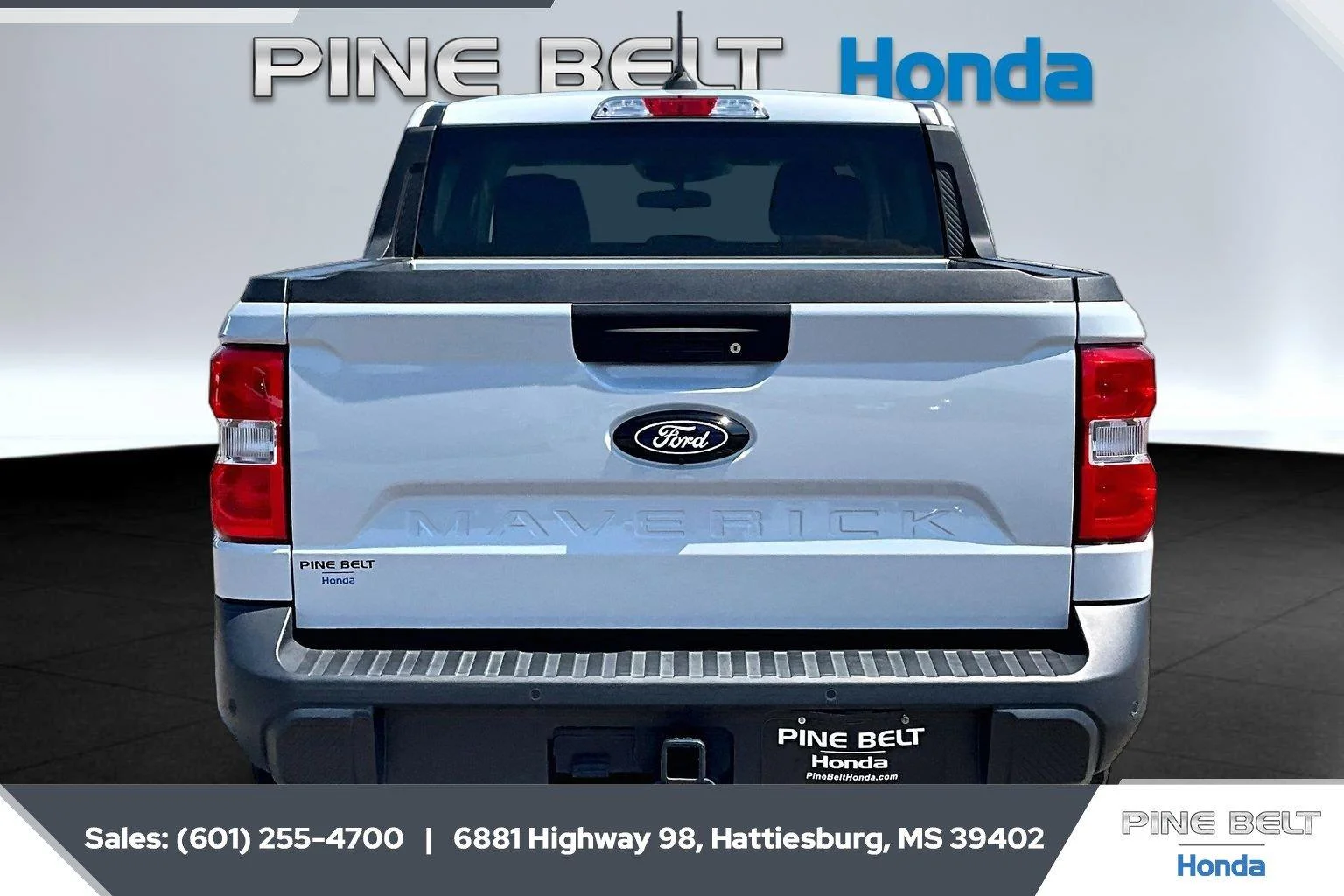 Used 2025 Space White Ford XL image 4