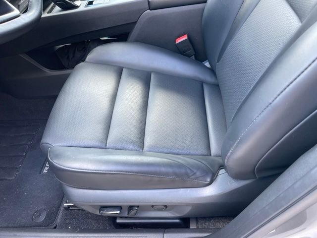 Used 2023 Gray Nissan SV image 5