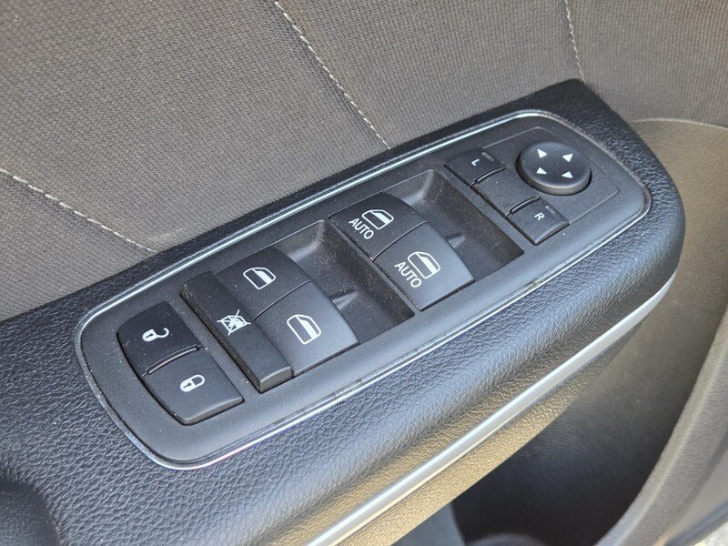 Used 2023 Black Dodge SXT image 21