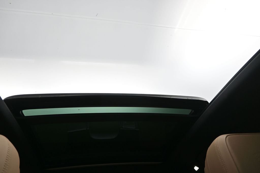 Used 2024 White Porsche Base image 26