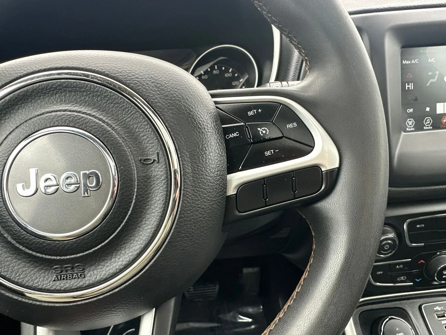 Used 2021 Blue Jeep Latitude image 43
