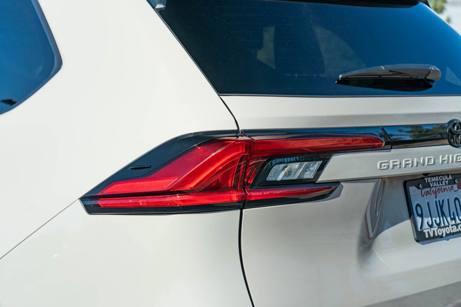 Certified Used 2024 Cream Toyota XLE image 7