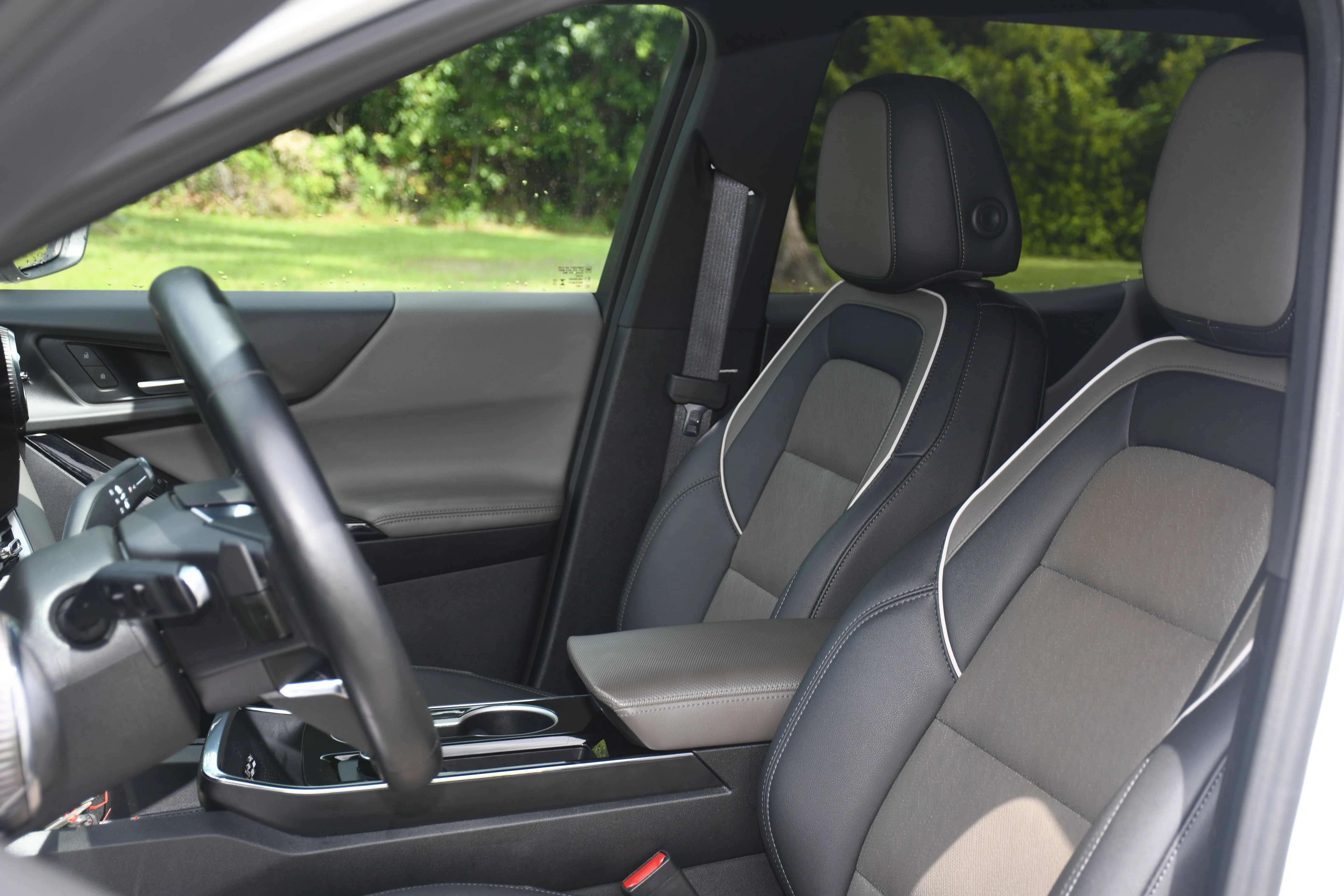 Used 2026 White Chevrolet LT image 10