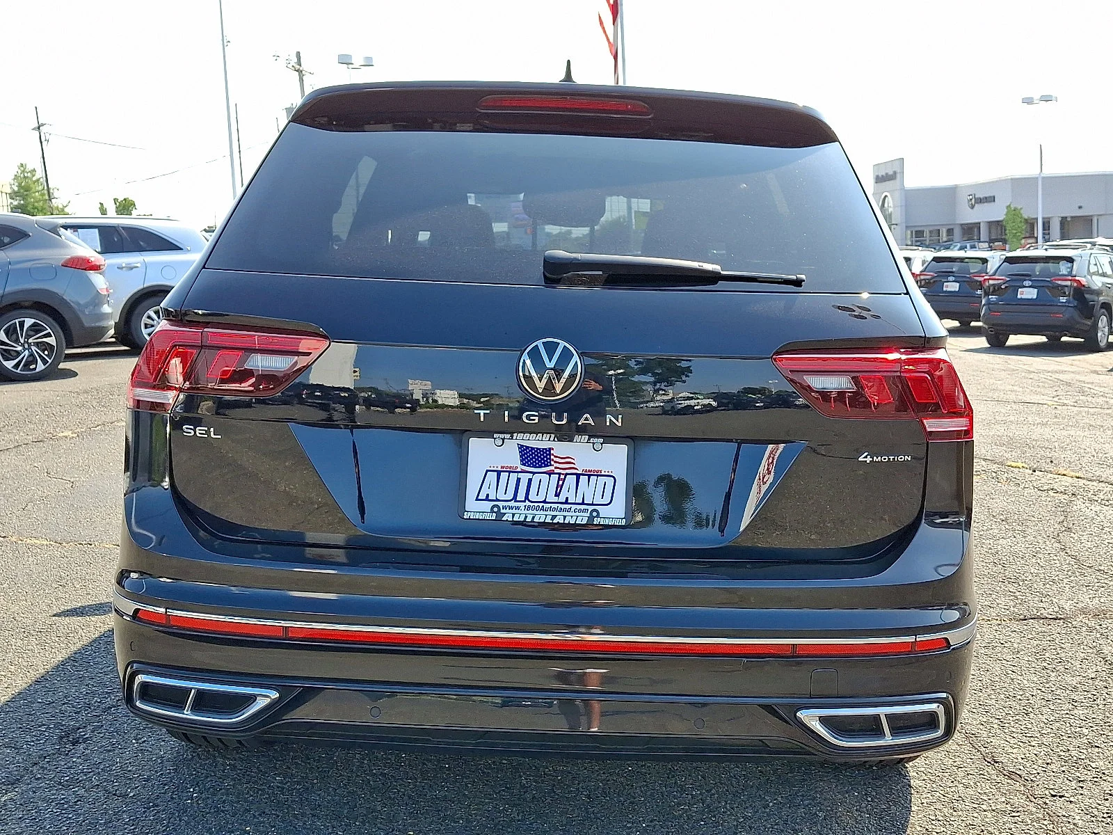 Used 2022 Deep Black Pearl - 2T2T Volkswagen SEL R-Line image 6