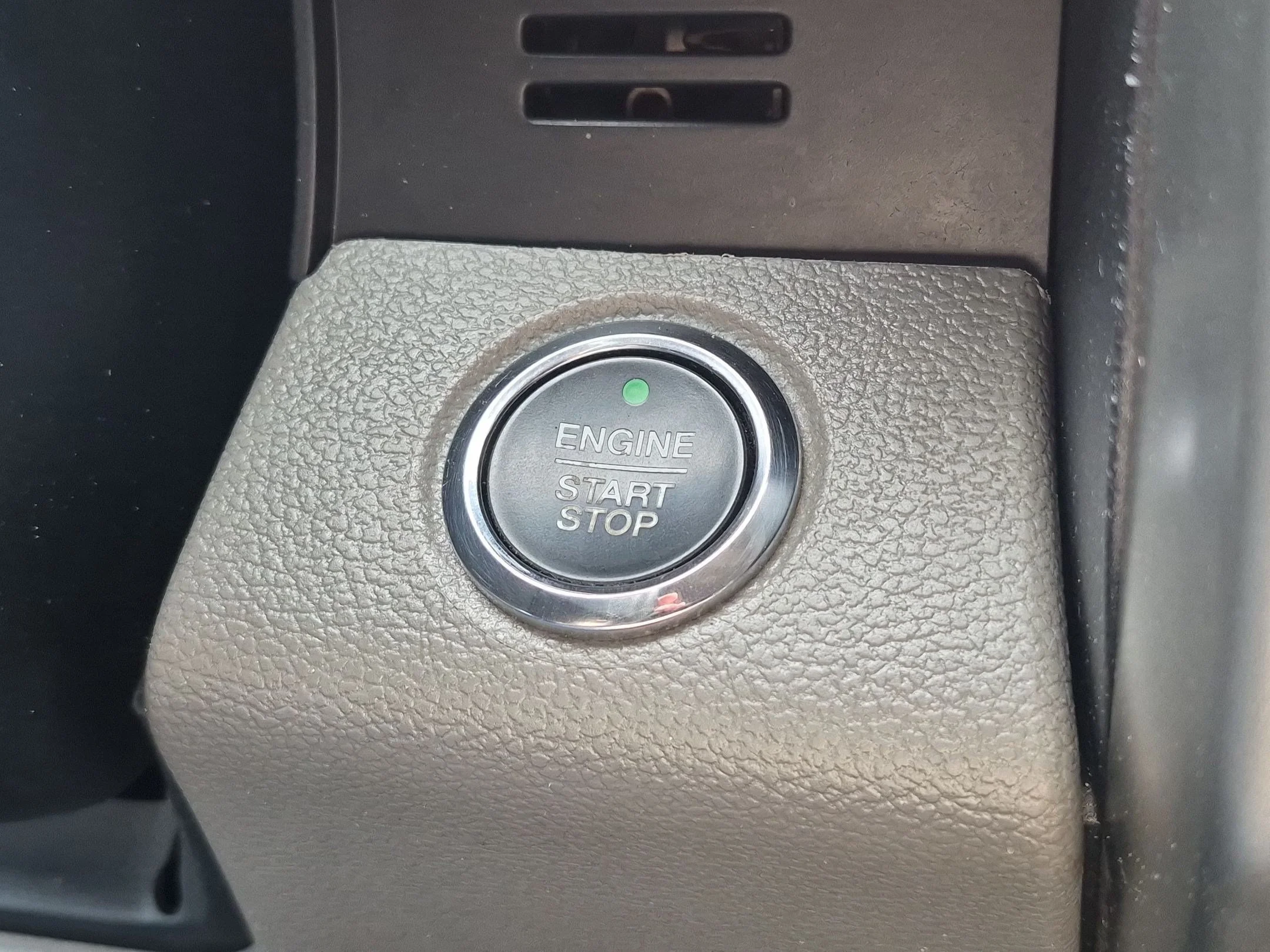 Used 2015 Ingot Silver Ford Lariat image 23