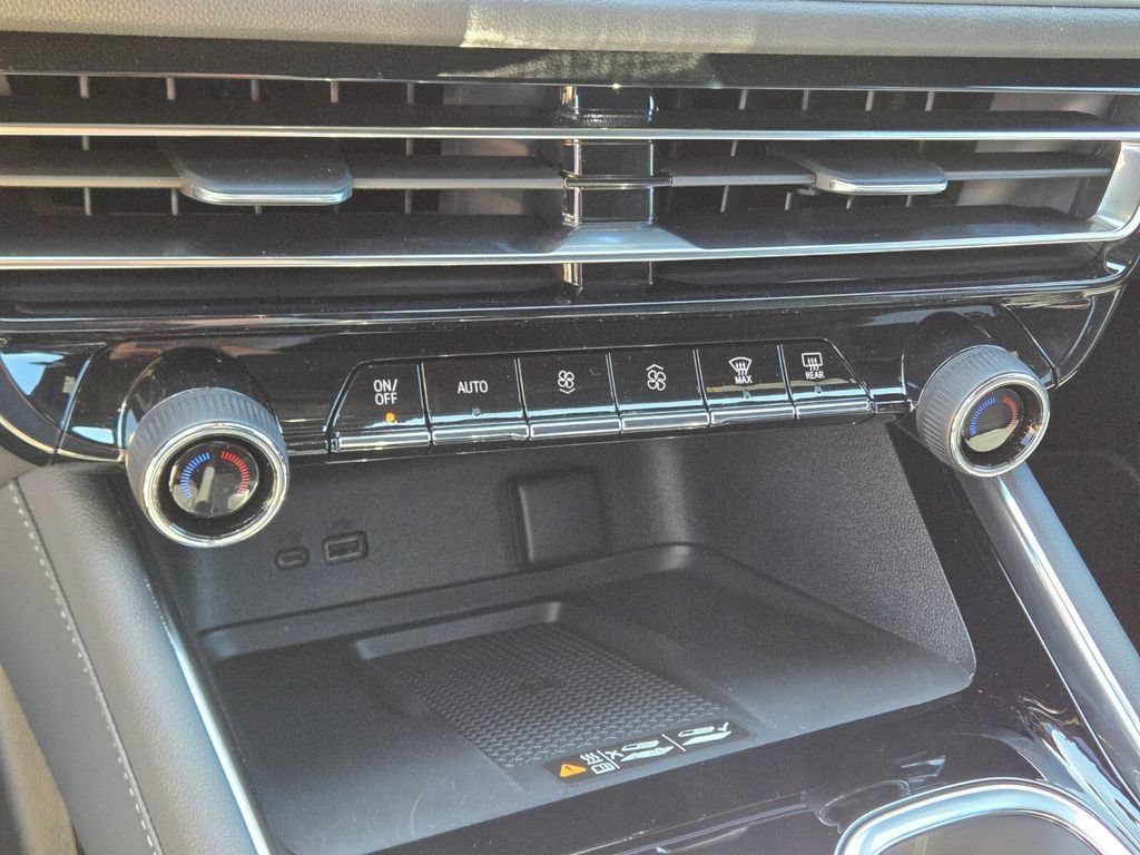 2027 Chevrolet Traverse LT - Photo 14
