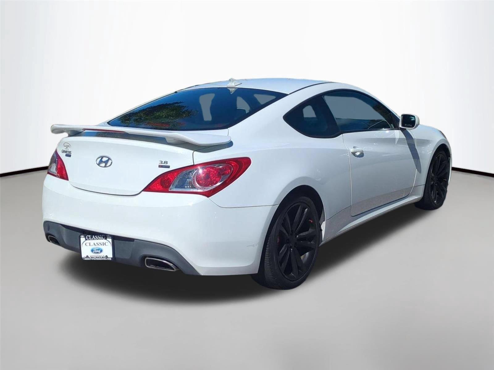 Used 2011 Karussell White Hyundai R-Spec image 5