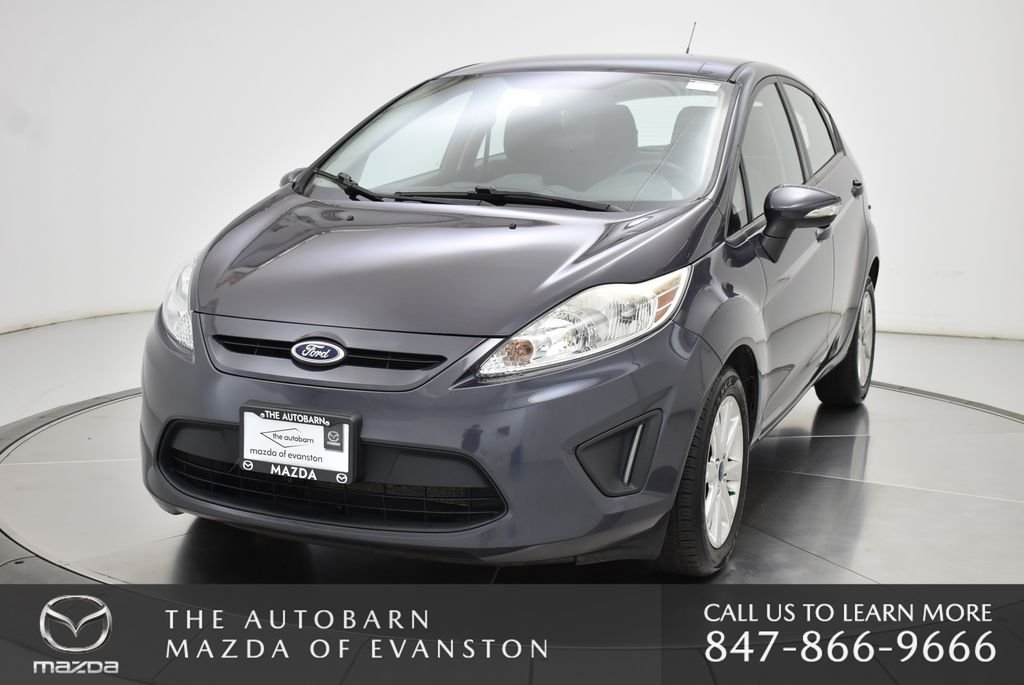 Used 2013 Gray Metallic Ford SE image 15