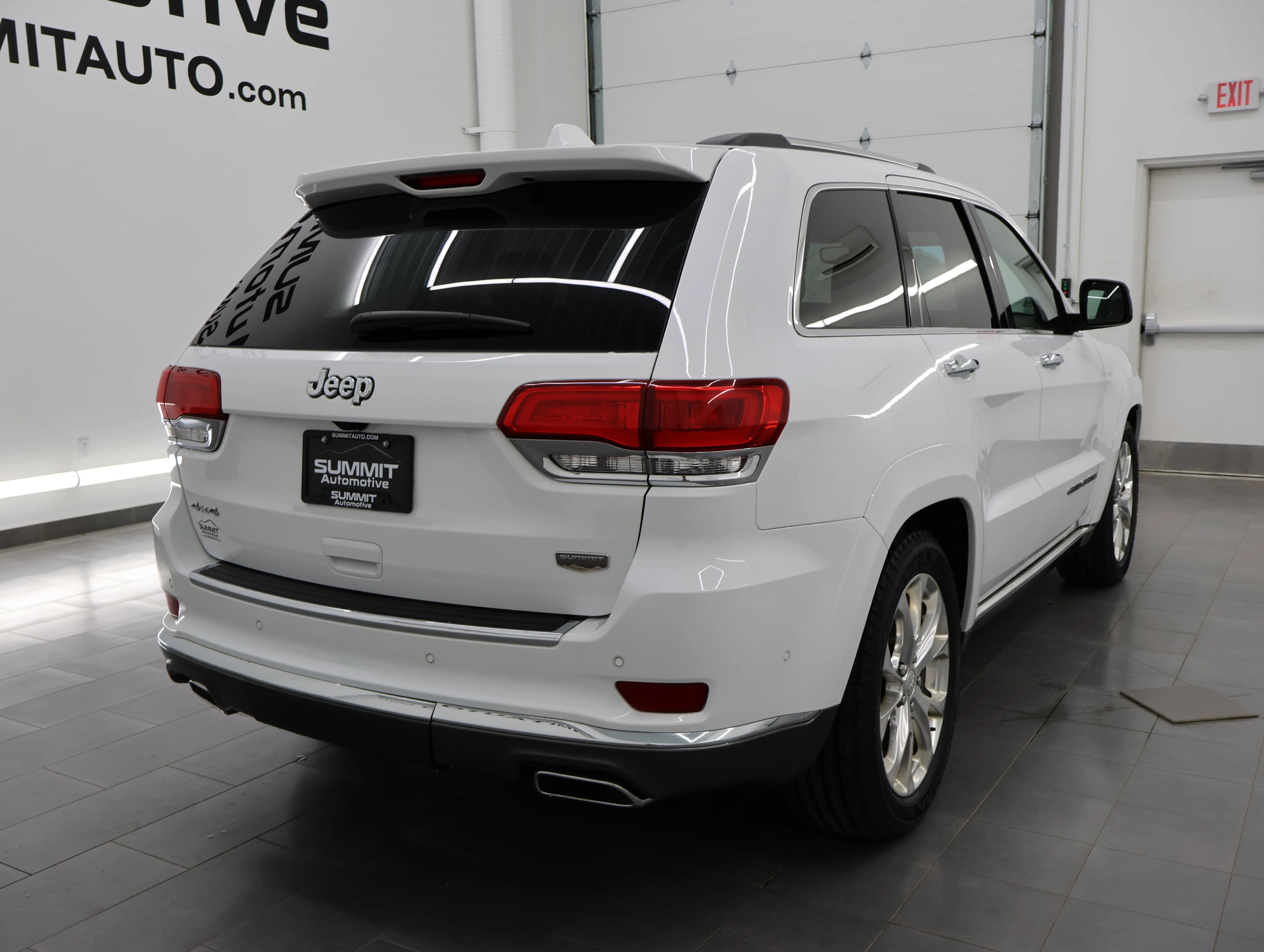 Used 2020 Bright White Clearcoat Jeep Summit image 5