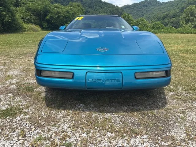 Used 1992  Chevrolet Base image 3