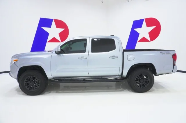 Used 2022  Toyota SR image 9