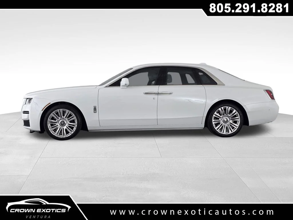 Used 2021  Rolls-Royce Base image 4