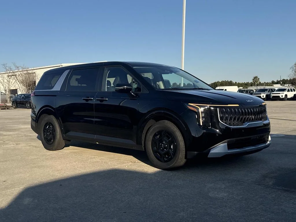 2026 Kia Sedona LXS's photo