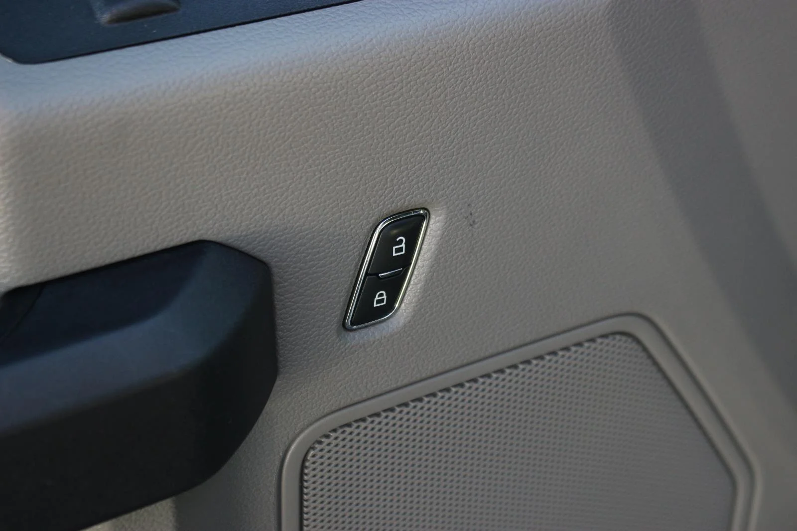 Used 2020 White Ford XL image 14