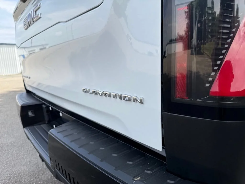 Used 2026 Summit White GMC Elevation Extended Range image 37
