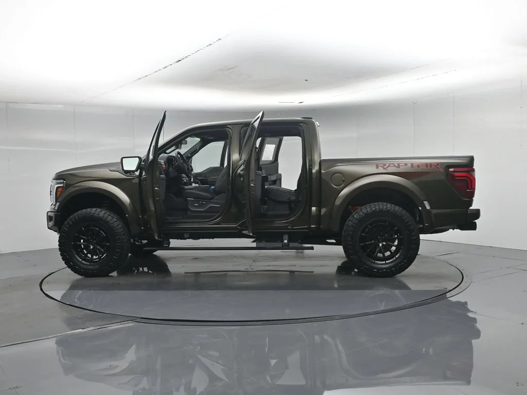 New 2026 Shelter Green Ford Raptor image 38