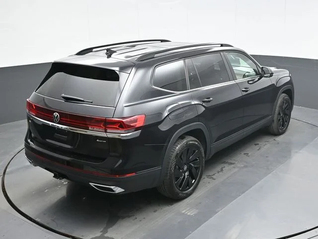 New 2026 Black Volkswagen 2.0T SE w/Technology image 17