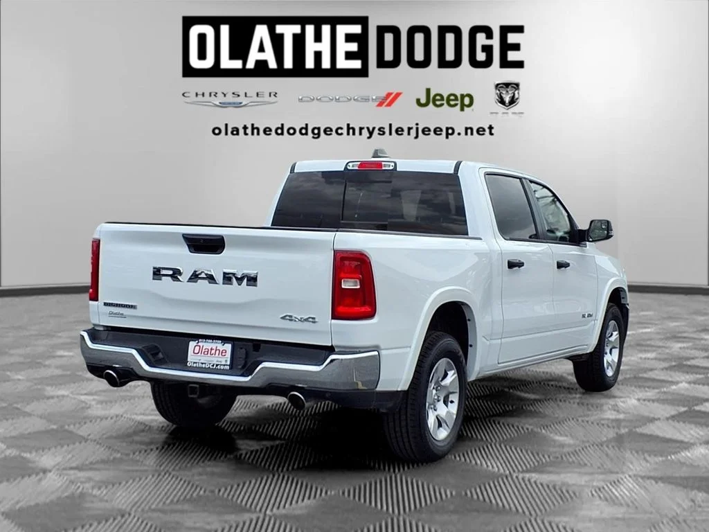 Used 2025 White Ram Big Horn/Lone Star image 27