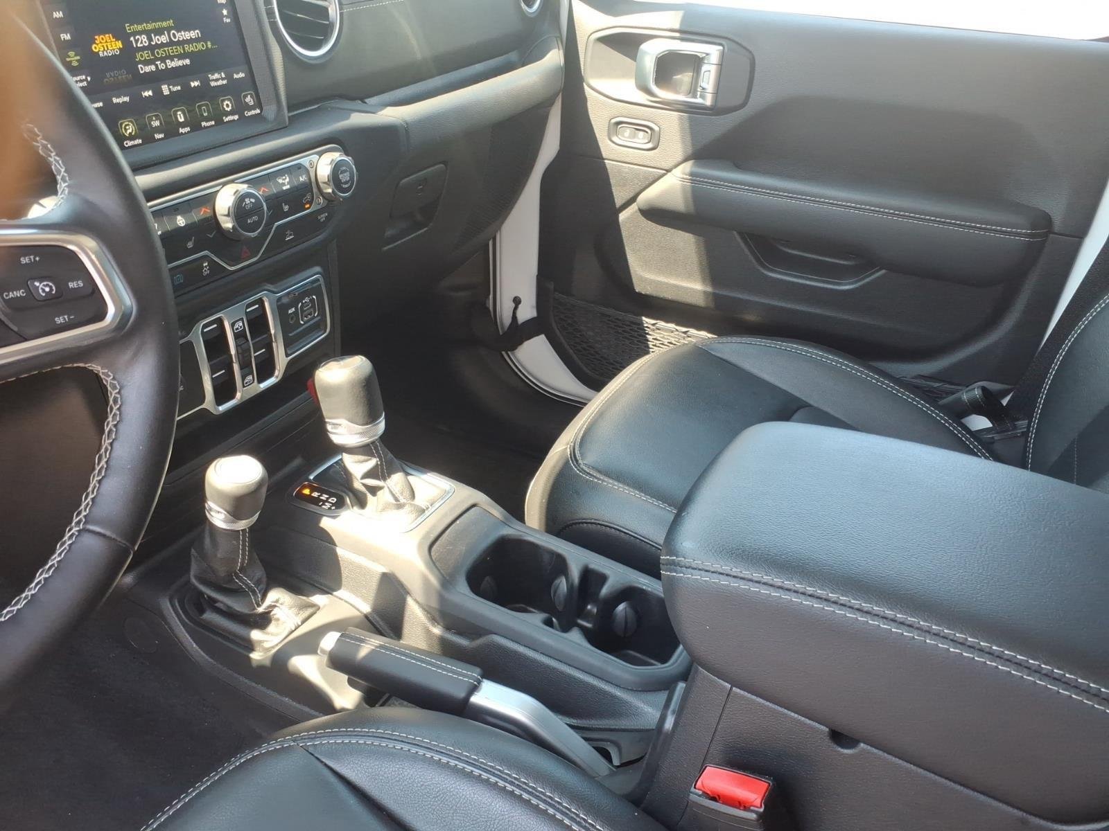 Used 2022 Bright White Clearcoat Jeep Unlimited Sahara image 23