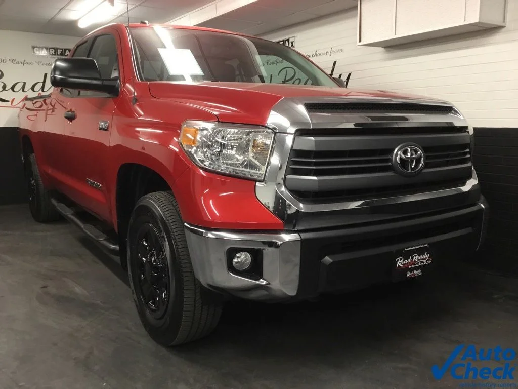Used 2014 Red Toyota SR5 image 3