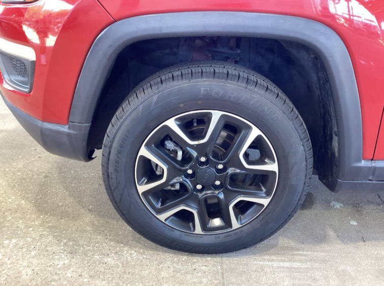Used 2020 Red Jeep Trailhawk image 9